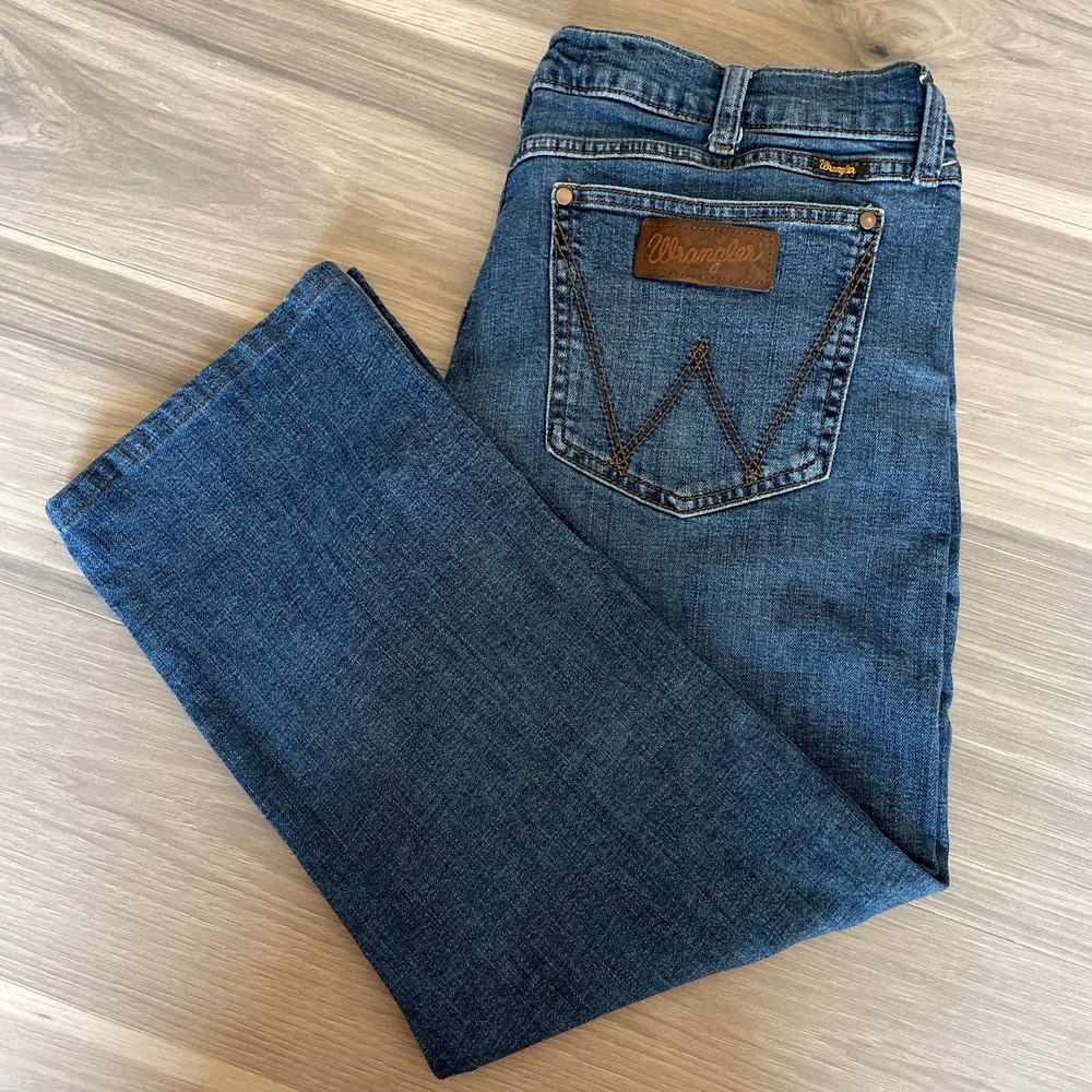 Women’s Wrangler Slim Straight Retro Jeans Size 36 x 30